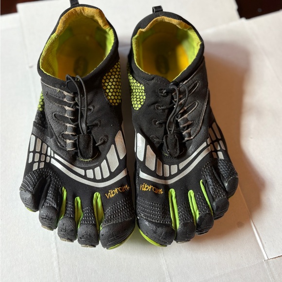 Vibram FiveFingers Black and Lime Toe Shoes - Picture 1 of 9
